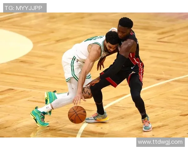 NBA热火对凯尔特人第三场比赛结果揭晓热火能否逆袭凯尔特人晋级决赛 NBA热火对凯尔特人第三场比赛结果揭晓热火能否逆袭凯尔特人晋级决赛