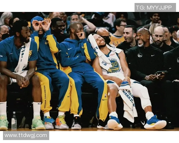 湖人勇士激战10月6日NBA季前赛精彩回顾与分析