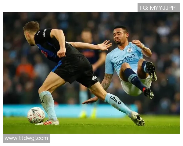 英甲联赛罗瑟汉姆对阵罗奇代尔精彩直播全程回顾与分析